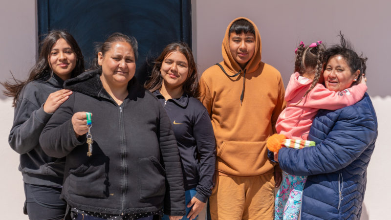 El Municipio entregó vivienda social a una familia del barrio Don Bosco de Km8