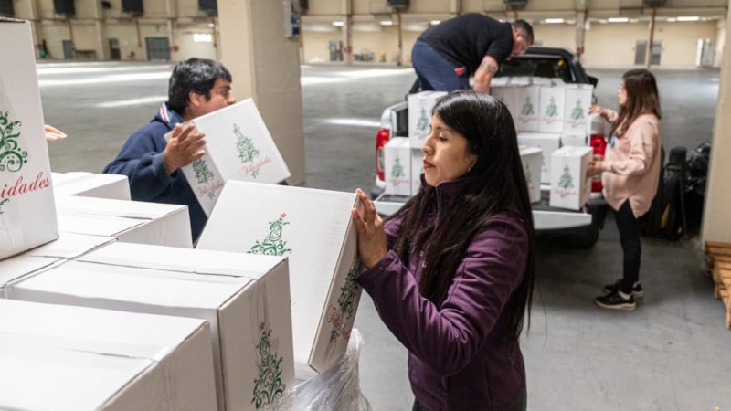 El Municipio entregó más de 5300 cajas navideñas a los barrios de Comodoro