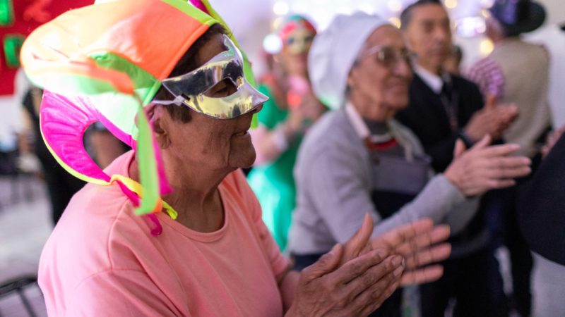 Más de 120 adultos mayores disfrutaron del cierre de actividades en zona sur