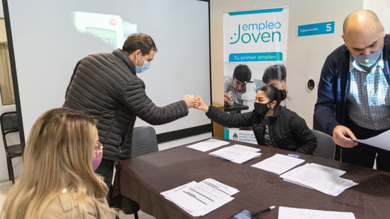 Municipio acompañó la firma de incorporación de trabajadores a empresa multinacional