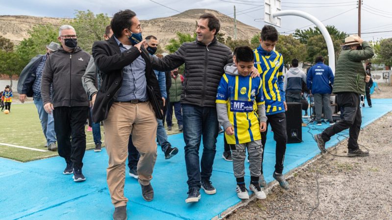 Luque inauguró el SUM del Club Oeste Juniors y playón de Valle C