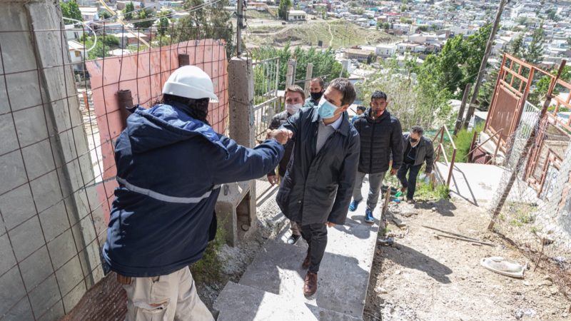 El intendente recorrió importantes obras de pavimento en barrio Newbery