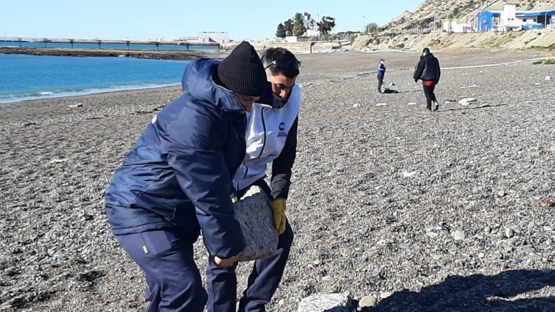 La Municipalidad avanza en la limpieza de playas