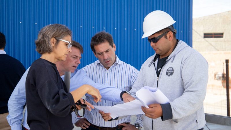 Luque recorrió la obra de la primera escuela municipal que comenzará a funcionar en 2023