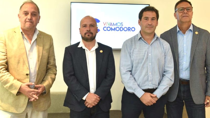 Luque firmó convenio con Flybondi y Comodoro sumará frecuencias aéreas a Buenos Aires