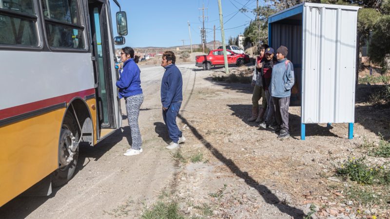 El Municipio continúa colocando garitas para resguardo de pasajeros y ya son más de 130 en lo que va de la gestión