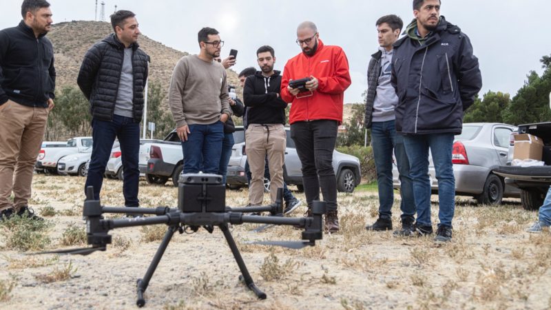 El Municipio continua con las tareas de relevamiento de los movimientos del cerro Chenque y la ladera costera del Chalet Huergo