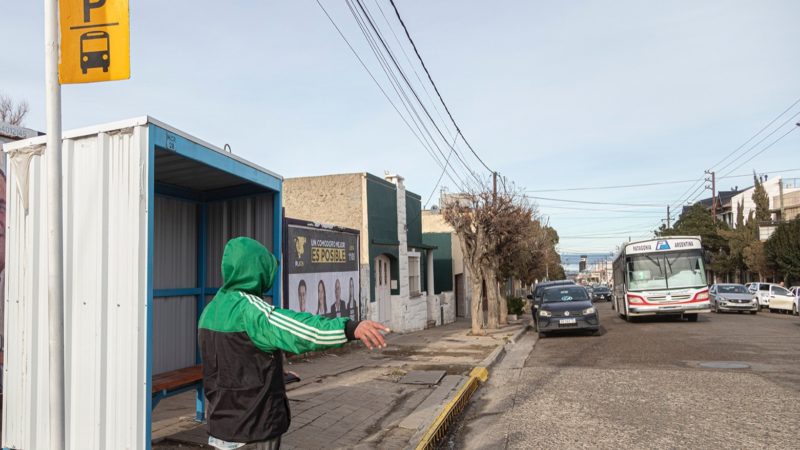 El Municipio continúa con la instalación de garitas en distintos barrios de Comodoro