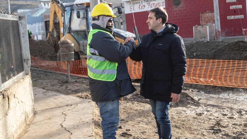 Juan Pablo Luque y Othar Macharashvili recorrieron obras en el barrio San Cayetano