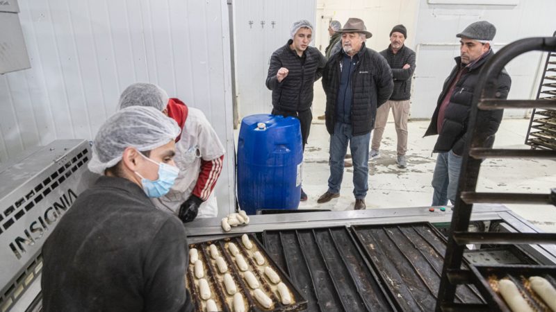 Othar Macharashvili visitó una fábrica en crecimiento y puso en valor la producción local