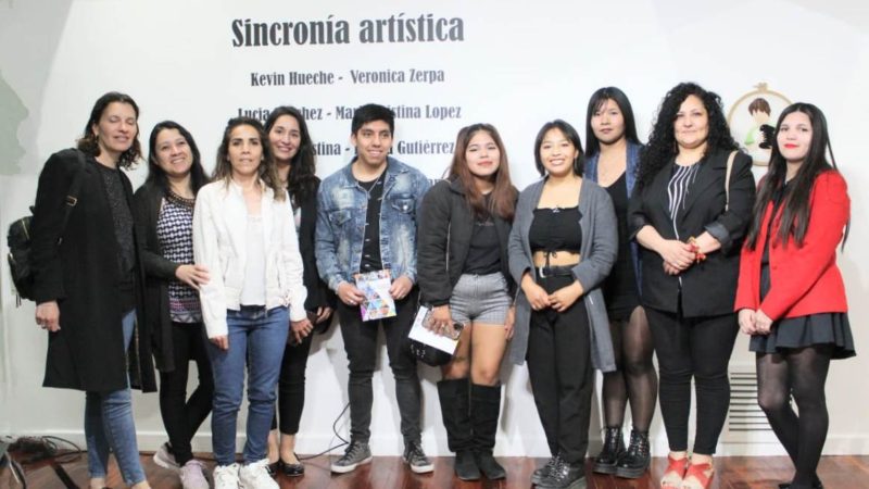 Sincronía Artística: Una muestra que exhibe el arte visual emergente de Comodoro