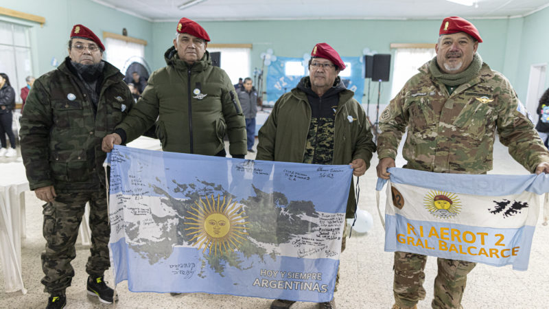 Diadema homenajeó a los soldados apostados en el barrio durante la Gesta de Malvinas