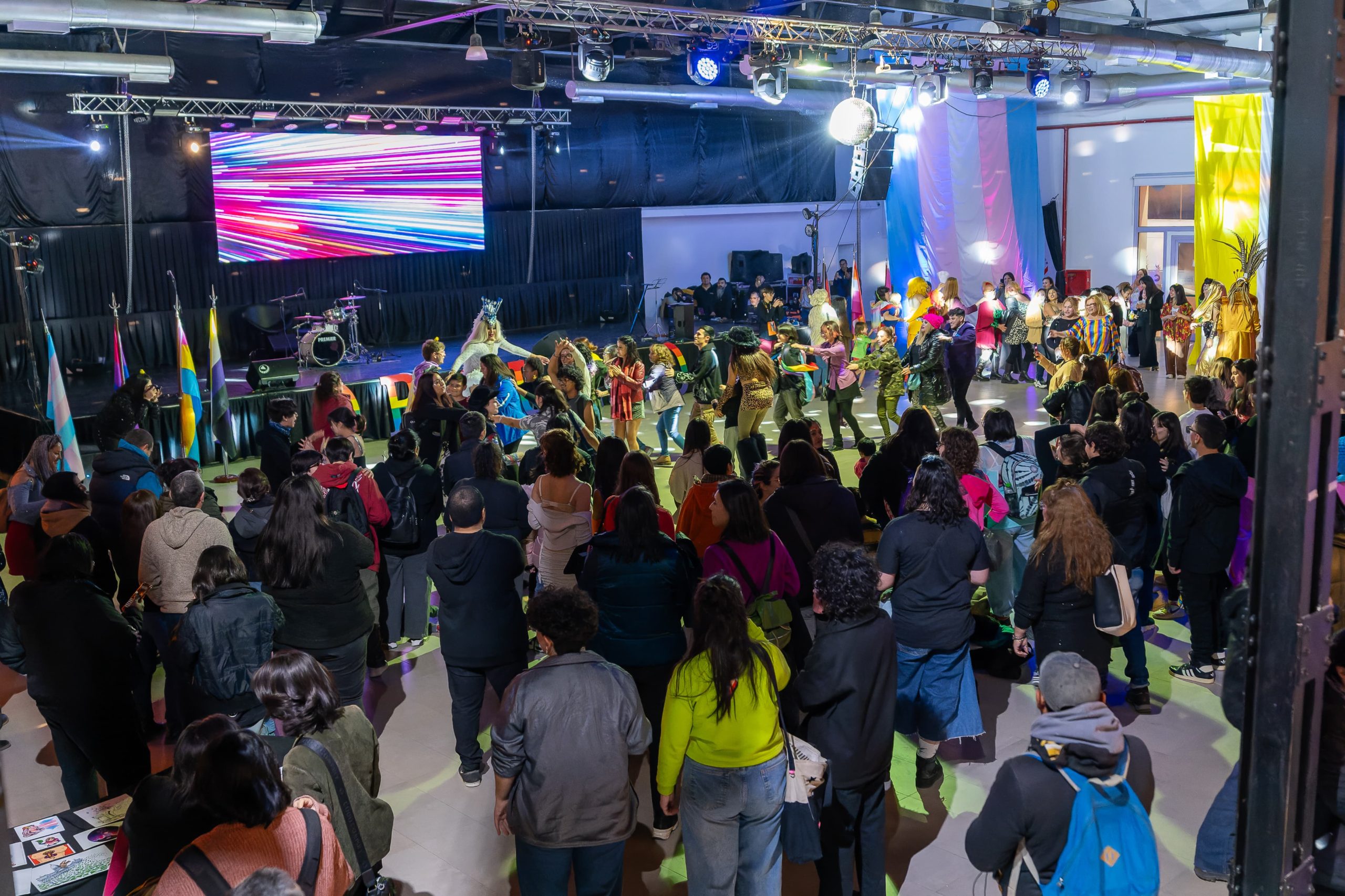 Comodoro celebró el Día del Orgullo con una colorida fiesta