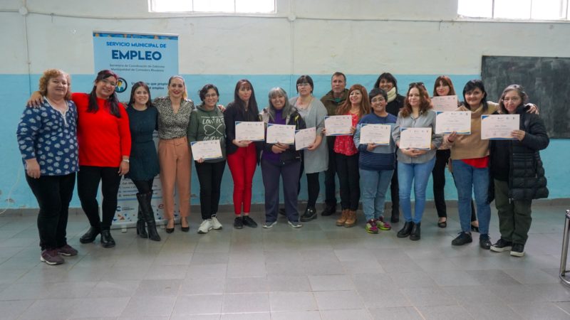 Entregaron diplomas a mujeres de Comodoro que buscan fortalecer sus emprendimientos