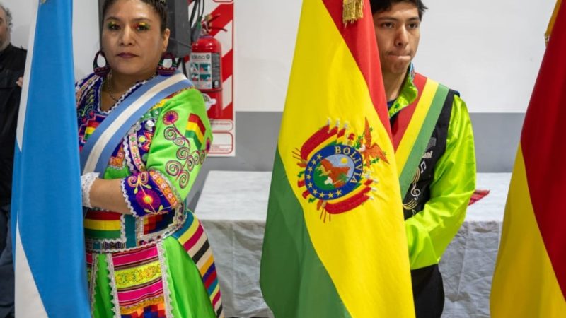 Othar participó del acto por el 199° Aniversario de la Independencia de Bolivia