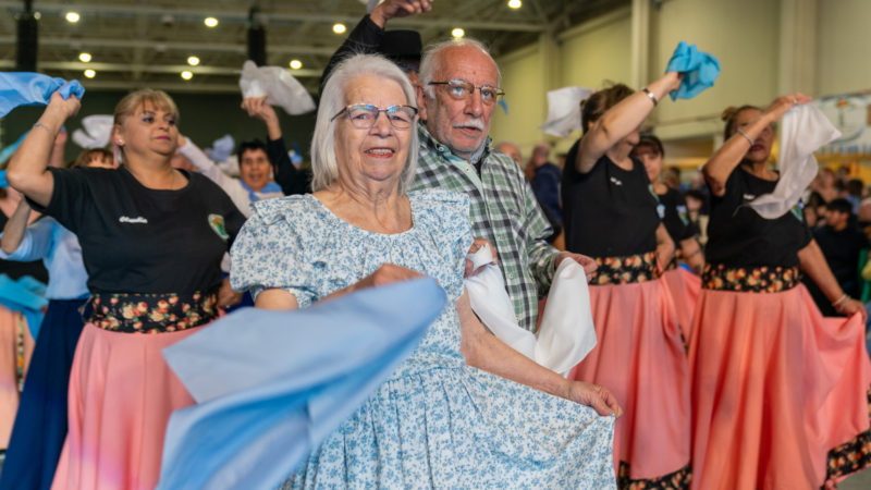 El Festival por el Día Mundial del Folklore presente en el Predio Ferial