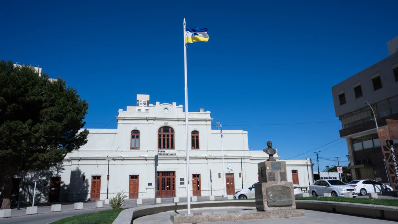 En Comodoro se izó la bandera de los pueblos originarios de la provincia de Chubut