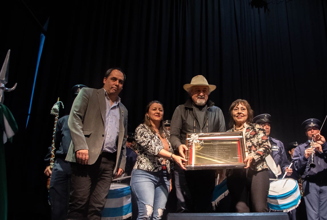 Othar acompañó los festejos por el centenario del Cine Teatro de Astra