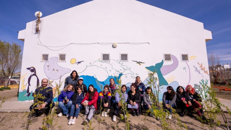 El CPB Stella Maris comenzó los festejos de la primavera con la confección de un mural