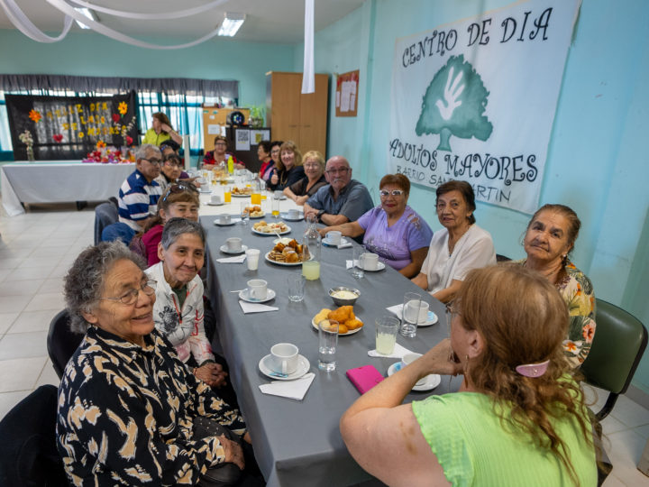 Se realizó un agasajo por el Día de las Madres en el Centro de Día de barrio San Martín