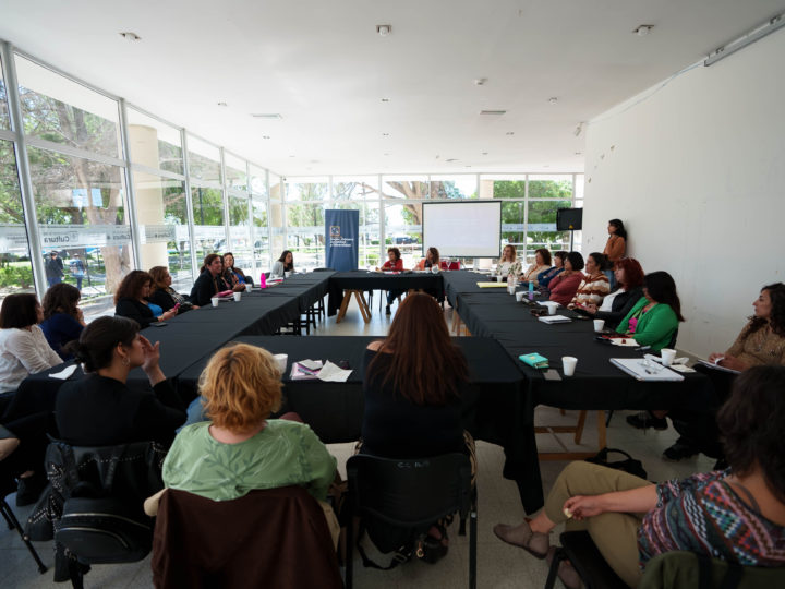 El Municipio organizó una charla dirigida a mujeres sobre “El desafío de los cuidados en la escala local”