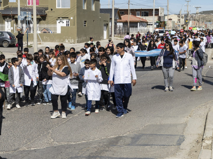 La Red Barrial del 30 de Octubre marchó para reafirmar los derechos de los niños