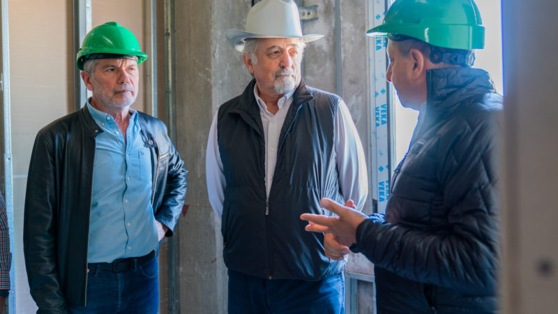 Othar recorrió la obra de la Clínica Polivalente, un centro de alta complejidad que fortalecerá el sistema de salud en Comodoro